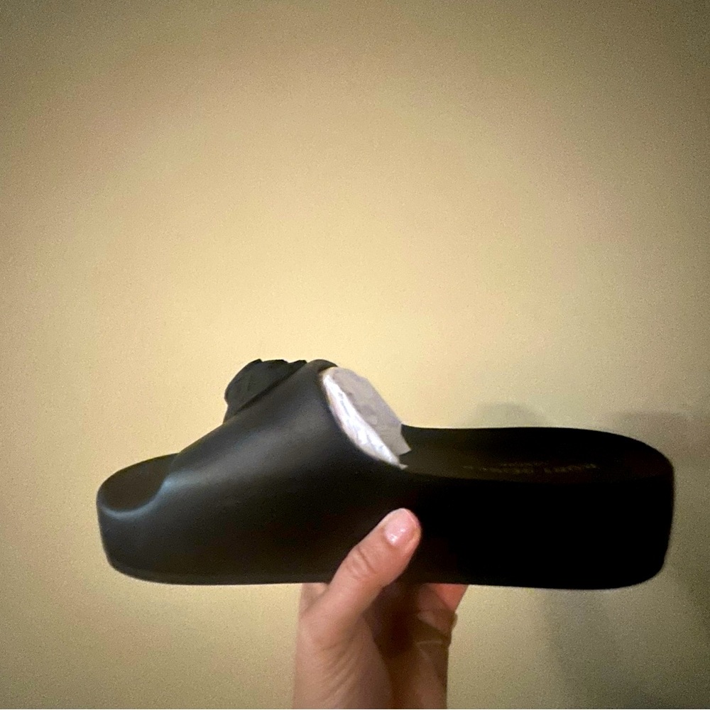Brand new Kurt Geiger